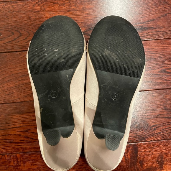 Peach bow heels - Picture 5 of 7